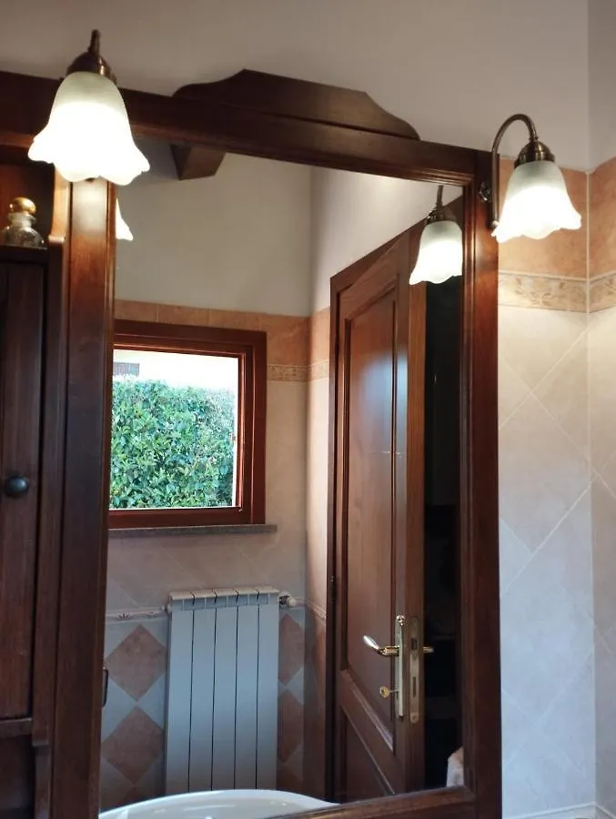 בית נופש הוילה Castel del Bosco  Melody House - Dependance איטליה